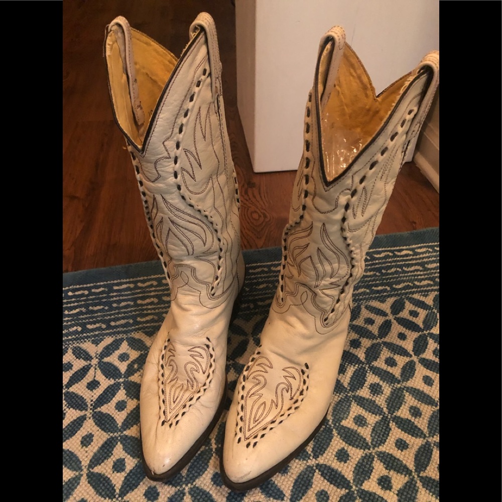 Cowgirl boots, pre-owned